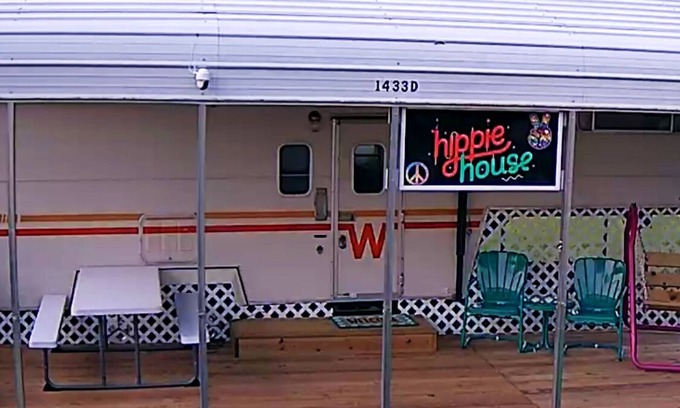 Hancock County House | "Hippie House" n"1974" Winnebagon29' Chieftain
