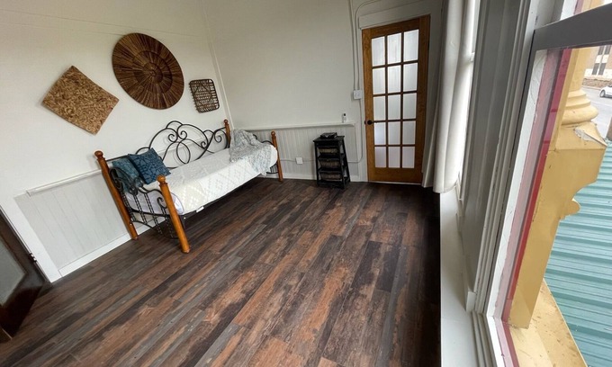 Santa Anna House | Historic 2 BR Opera House Loft w/Downtown View, Wifi, and A/C