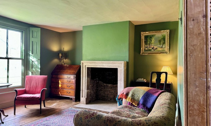 Cambridge City Centre House | Historic Georgian Cottage on Midsummer Common