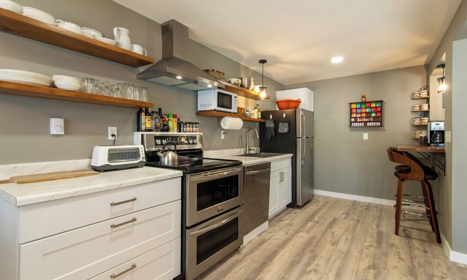 Crescent Resort | Historic Gilchrist Waterfront Resort