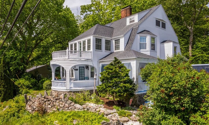 York Harbor House | Historic Luxury in the Heart of York Harbor