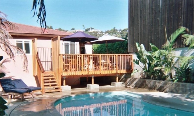 Old Town Apartment | Historic Old Town District Studio , Pool, Cabana/ Pets Welcome