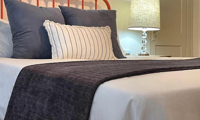 Midtown House | Historic Revival Midtown Memphis Duplex 64 Yes Pets Fast Wifi Free Parking