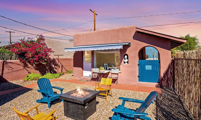 Sam Hughes Apartment | Historic Studio Guesthouse Casita 2 Blocks from the UofA - Low Summer Rates! π‘