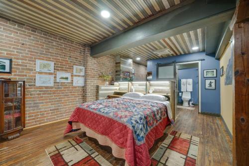 Texarkana Apartment | Historic Texarkana Studio Rental Walk to Downtown