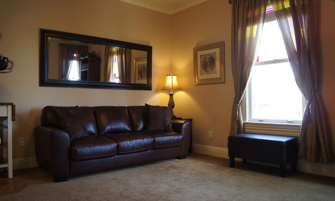 Sherman Heights Condo | Historic Victorian Unit Close to Conv Ctr, DT, Zoo, Coronado, Balboa Park, Beach