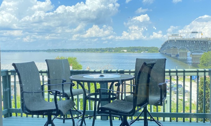 Yorktown House | Historic Yorktown Waterfront Home