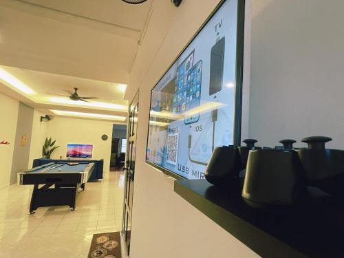 Taman Daya House | HM DREAM BBQ KTV Pool Double Storey up to 16 paxs Rumbia