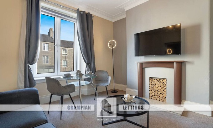 Central Aberdeen Apartment | Holburn Street Lodge - Grampian Lettings