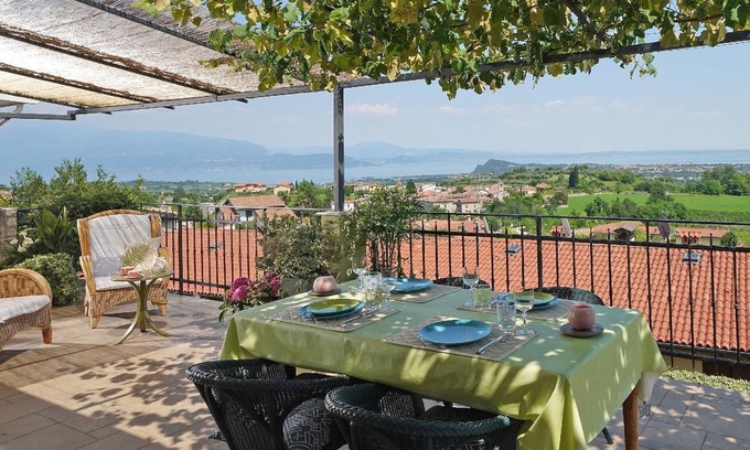 Castello Apartment | Holiday apartment Puegnago sul Garda for 3 - 6 persons with 2 bedrooms - Twin house