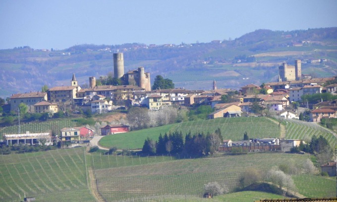 Serralunga d'Alba Apartment | Holiday apartment Serralunga d'Alba for 2 - 4 persons with 2 bedrooms - Holiday apartment