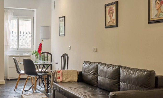 Distrito Noroeste Apartment | Holiday Apartment "Aligrama Cordoba" with A/C & Wi-Fi