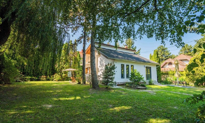 Siofok Aranypart Apartment | Holiday apartment completely renovated, only 110 m from the beach