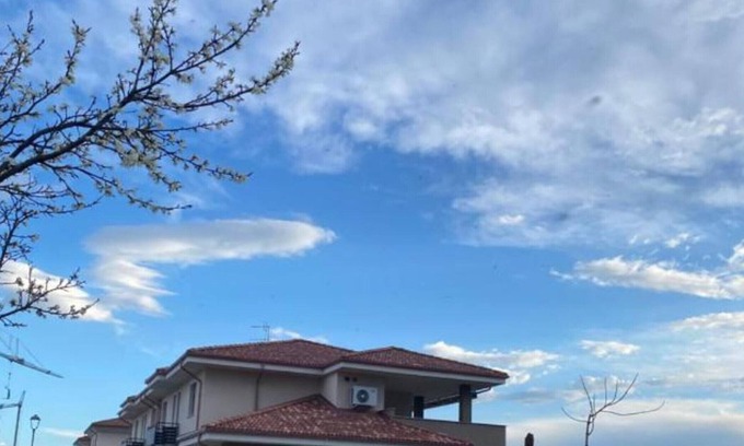 Cherasco Apartment | Holiday Apartment 'Il Tramonto' with Mountain View, Private Terrace and Air Conditioning