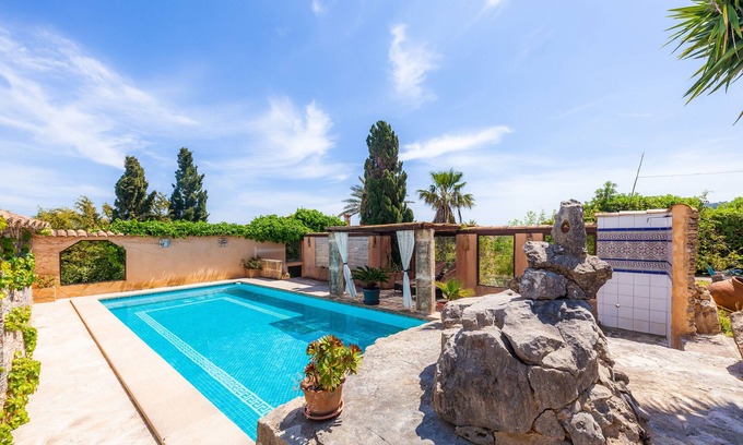 Son Macia House | Holiday Apartment "Individual Guesthouse Mallorca" with Mountain View, Communal Pool and Wi-Fi