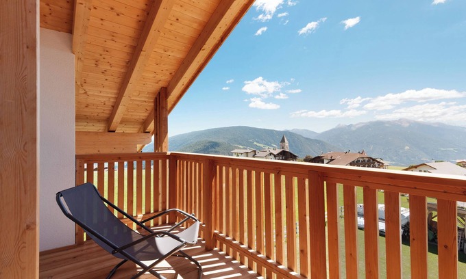 Maranza Apartment | Holiday Apartment 'Living Lerchna - Beautiful View' with Mountain View, Balconies and Wi-Fi