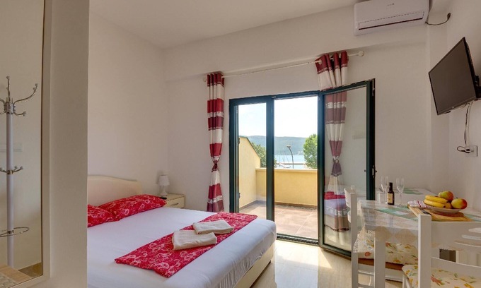 Meljine Apartment | Holiday apartment Meljine for 1 - 2 persons - Holiday apartment in one or multi-family house