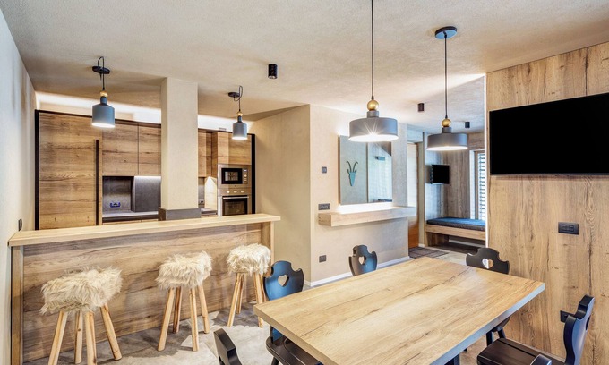 Livigno Apartment | Holiday Apartment 'Nido' with Mountain View, Terrace & Wi-Fi