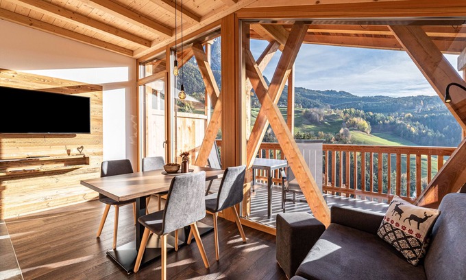 Castelrotto Apartment | Holiday Apartment "Zu Grof Morgenrot"