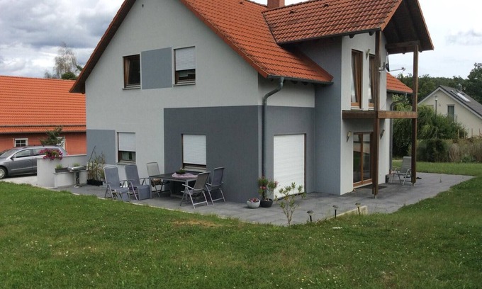 Bruck in der Oberpfalz House | Holiday Home 'Ferienhaus Mit Terrasse' with Private Terrace, Private Garden and Wi-Fi