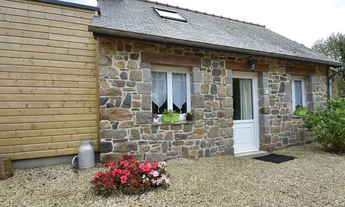 Saint-Gilles-les-Bois House | Holiday Home Saint-Gilles near Beach