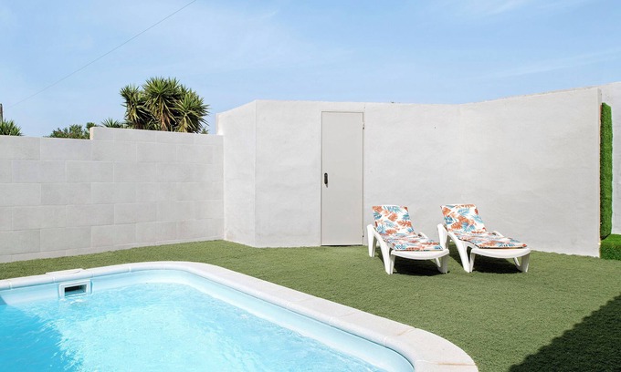 San Ambrosio House | Holiday Home 'La Teja 3' with Private Pool, Wi-Fi and Air Conditioning