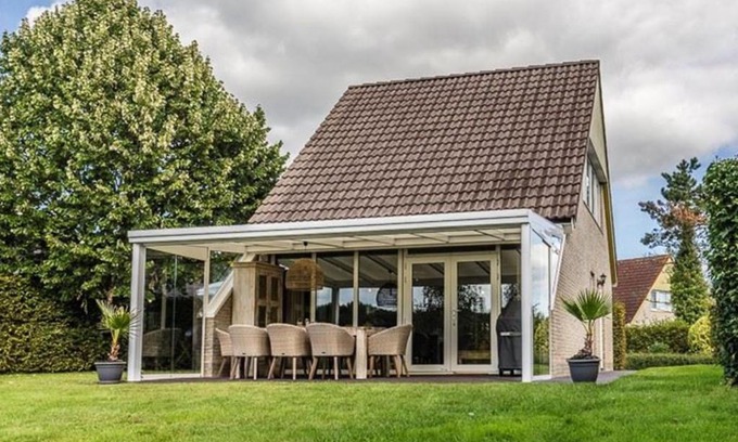 Vlagtwedde House | Holiday Home 6 pers- Veenhuis Comfort Plus by Interhome