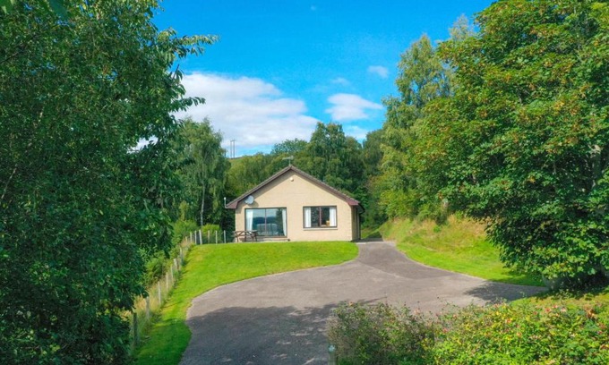 East Lewiston House | Holiday Home Achmony Number 10 by Interhome