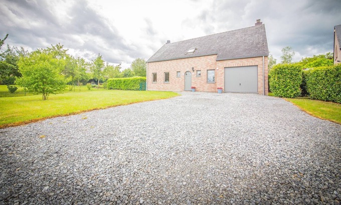 Aye House | Holiday home Le Clos des Libellules in Manhay with barbecue