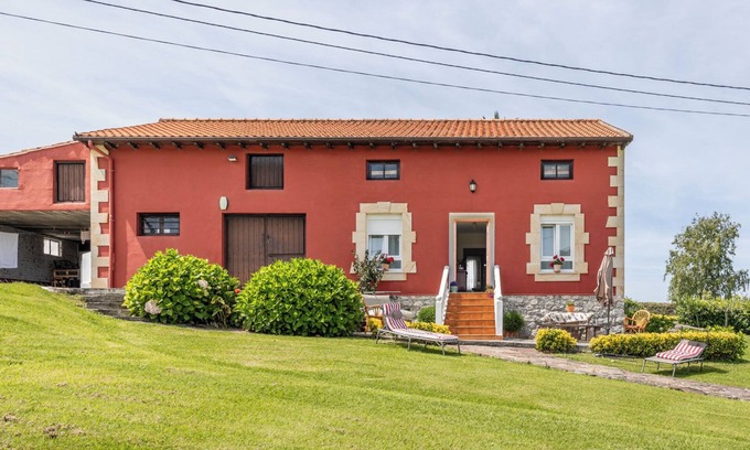 Alfoz de Lloredo House | Holiday Home 'Brizna' with Sea View, Private Terrace and Wi-Fi