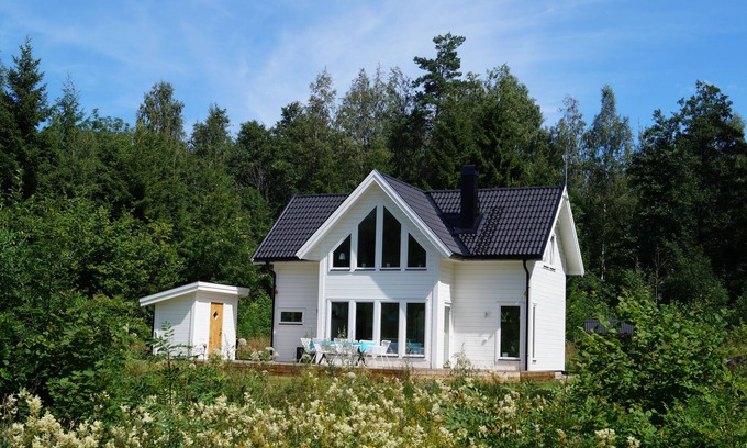 Atorp House | Holiday home by Lake Skagern-Child-friendly house in Tiveden with free electric car charging