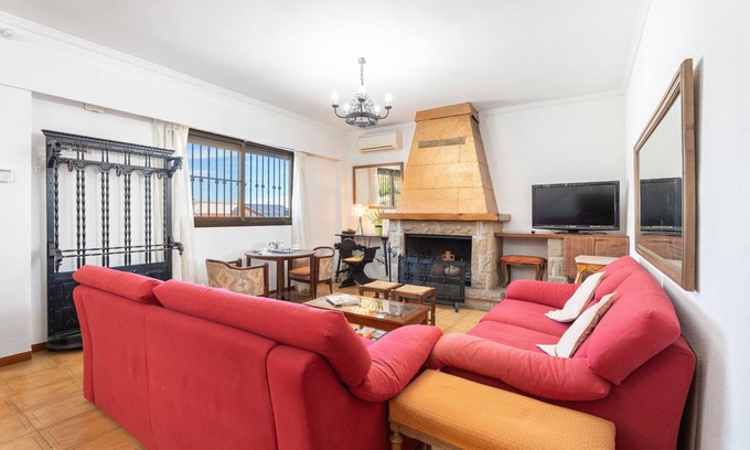 Yatova Ski Chalet | Holiday Home 'Ca La Morancica' with Mountain Views, Wi-Fi and Air Conditioning