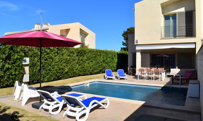 Puig de Ros House | Holiday Home 'Carpe Diem' with Private Pool, Wi-Fi and Air Conditioning