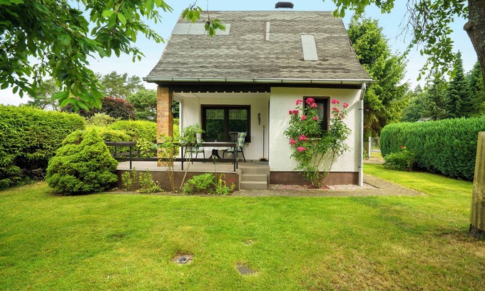 Carpin House | Holiday Home 'Carpin' with Private Terrace, Garden and Wi-Fi