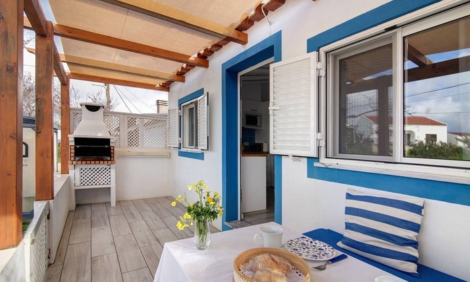 Campeiros House | Holiday Home "Casa Azul do Cerro" with Mountain View, Private Terrace & Wi-Fi