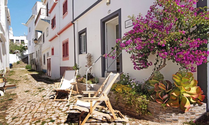 Alte House | Holiday Home "Casa Barroca" with Wi-Fi and Air Conditioning