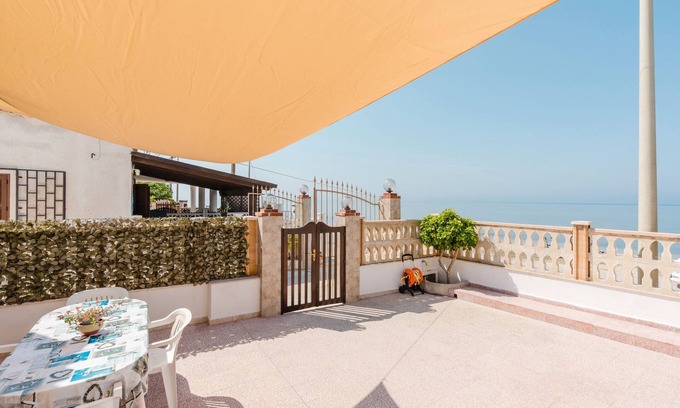 Petrosino House | Holiday Home 'Casa Damari-Fronte Spiaggia' with Sea View and Private Terrace