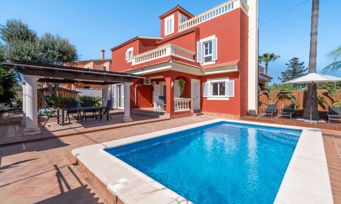 Badia Gran House | Holiday Home 'Casa de Tina' with Private Pool, Wi-Fi and Air Conditioning