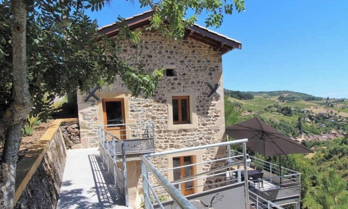 Beaujeu House | Holiday Home 'Château Saint-jean' with Mountain View, Private Terrace and Wi-Fi