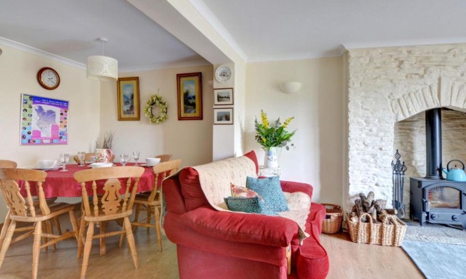 Margam House | Holiday Home Cilybebyll by Interhome