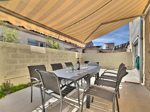 Le Chateau-d'Oleron House | Holiday Home La Picotelle by Interhome