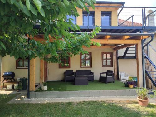 Balatonvilagos House | Holiday home in Balatonvilagos 31292
