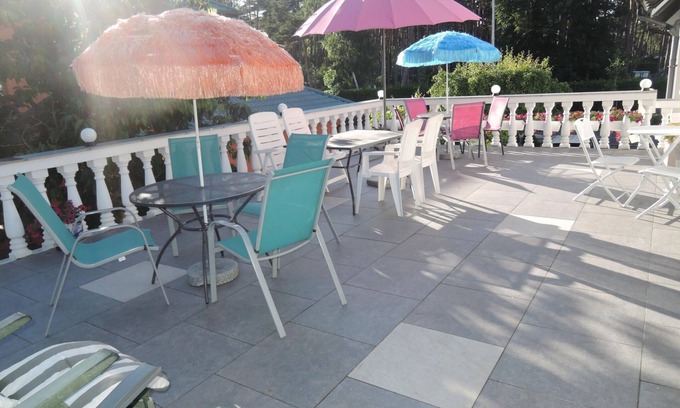 Dziwnowek Apartment | Holiday Home in Dziwnówek near Clean Beach