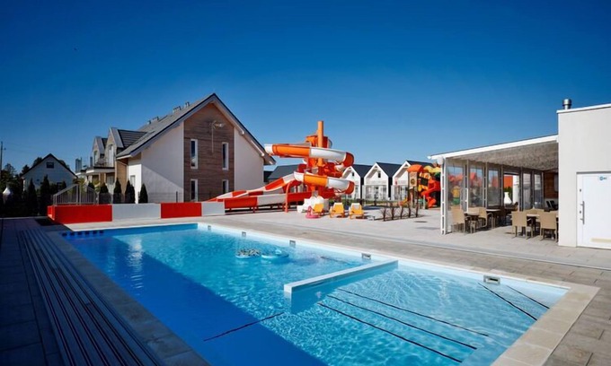 Sarbinowo House | Holiday Home in Sarbinowo near Beach & Pool