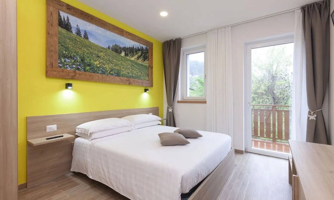 Domegge di Cadore House | Holiday Home 'Alle Arce' with Lake View, Wi-Fi and Air Conditioning