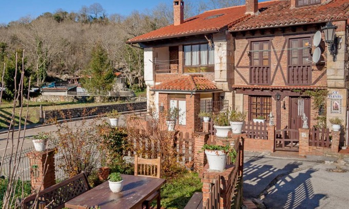 Cobijon House | Holiday Home La Anjana-1 by Interhome