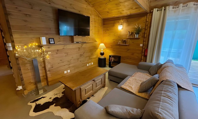 Aoste House | Holiday Home 'La Cabane À Ingalls' with Private Pool, Private Terrace and Wi-Fi