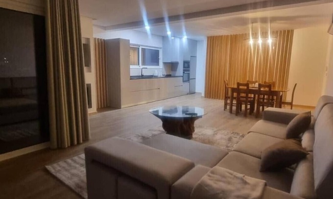 Rio Caldo House | Holiday Home 'Serração T2' with Lake View, Wi-Fi and Air Conditioning