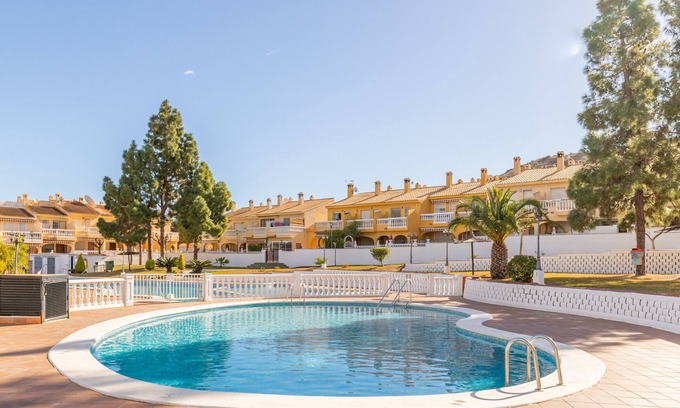 Coveta Fuma House | Holiday Home 'Sol Y Sombra' with Shared Pool, Wi-Fi and Air Conditioning