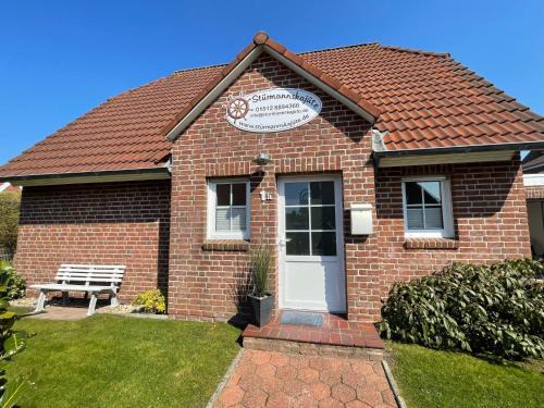 Westeraccumersiel House | Holiday Home Stürmannskajüte by Interhome